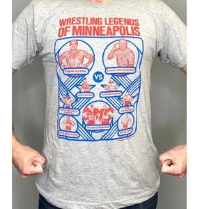 Gray Wrestling Legends Graphic T-Shirt, size small